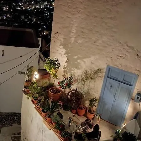 דירה Jasmine Sea View With Blooming Patio *